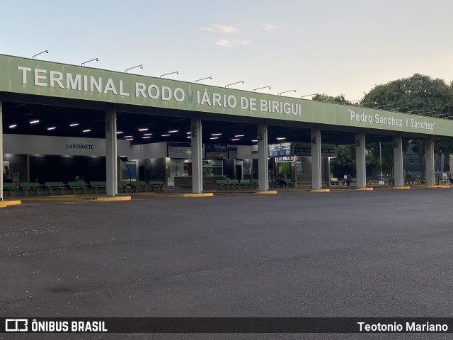 Terminais Rodoviários e Urbanos BIRIGUI na cidade de Birigui, São Paulo, Brasil, por Teotonio Mariano. Número da foto: #12067885.