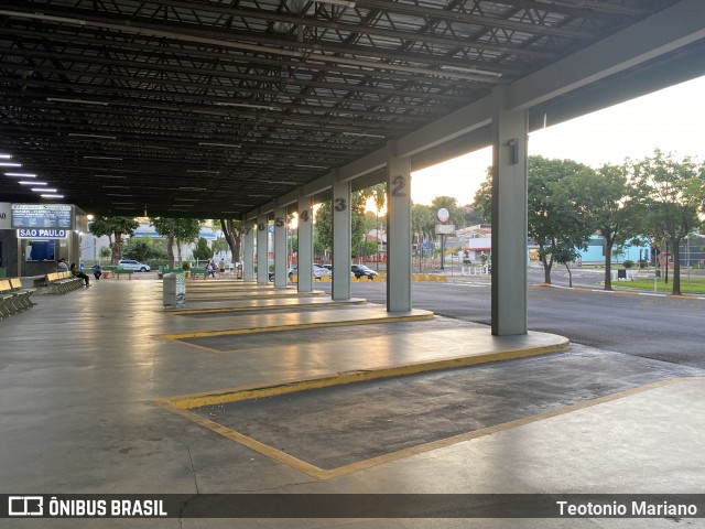 Terminais Rodoviários e Urbanos BIRIGUI na cidade de Birigui, São Paulo, Brasil, por Teotonio Mariano. Número da foto: #12067881.