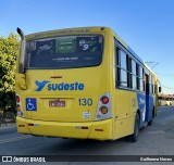 Viação Sudeste 130 na cidade de Marataízes, Espírito Santo, Brasil, por Guilherme Neves. Número da foto: #12067617.