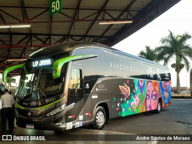 Viação Garcia 82239 na cidade de Londrina, Paraná, Brasil, por Andre Santos de Moraes. Número da foto: #12108963.
