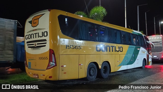 Empresa Gontijo de Transportes 19565 na cidade de Escada, Pernambuco, Brasil, por Pedro Francisco Junior. Número da foto: #12111791.
