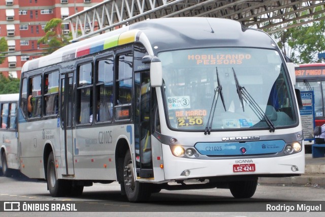Translitorânea Turística C21025 na cidade de Rio de Janeiro, Rio de Janeiro, Brasil, por Rodrigo Miguel. Número da foto: #12112615.