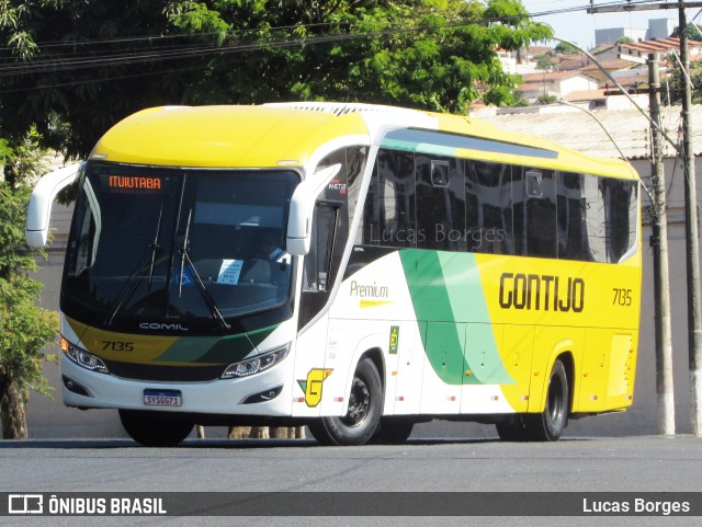 Empresa Gontijo de Transportes 7135 na cidade de Araxá, Minas Gerais, Brasil, por Lucas Borges . Número da foto: #12113466.