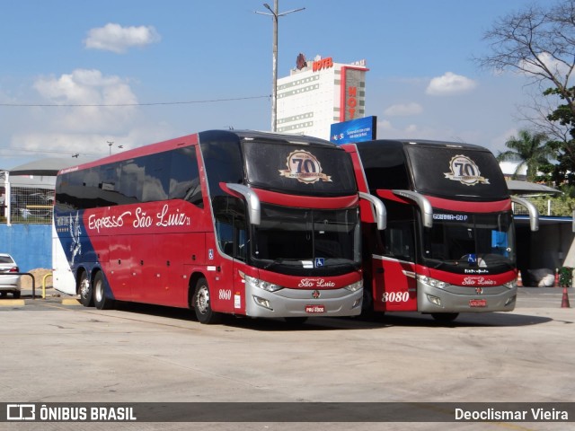 Expresso São Luiz 8060 na cidade de Goiânia, Goiás, Brasil, por Deoclismar Vieira. Número da foto: #12115523.