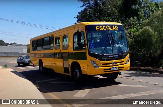 Escolares 5468 na cidade de Apucarana, Paraná, Brasil, por Emanoel Diego.. Número da foto: #12116858.