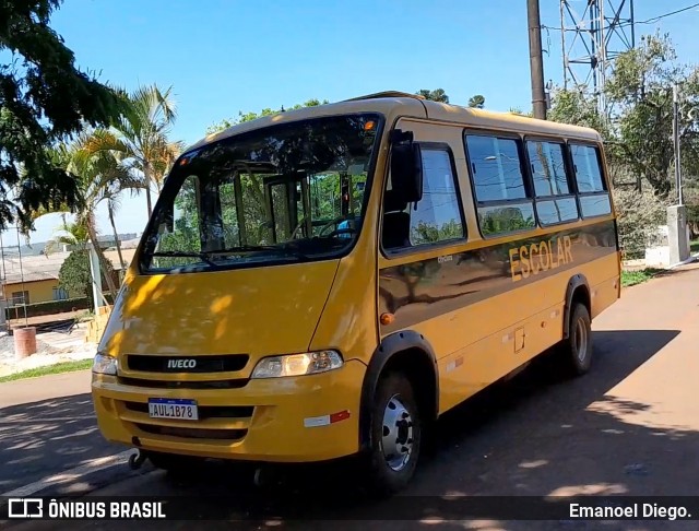 Escolares 1176 na cidade de Apucarana, Paraná, Brasil, por Emanoel Diego.. Número da foto: #12116848.
