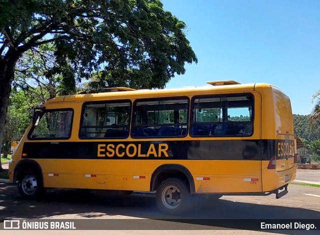 Escolares 1178 na cidade de Apucarana, Paraná, Brasil, por Emanoel Diego.. Número da foto: #12116853.