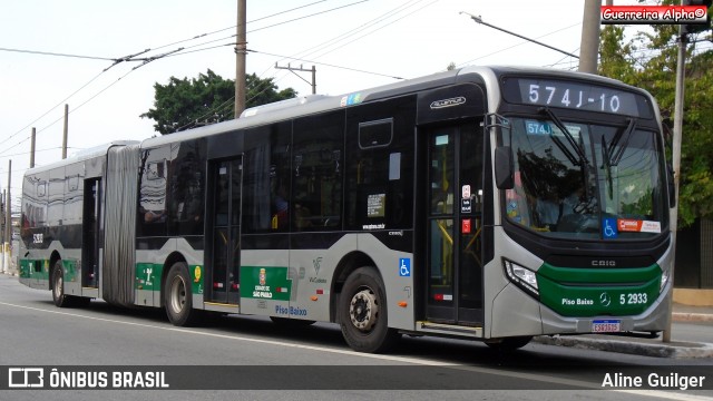 Via Sudeste Transportes S.A. 5 2933 na cidade de São Paulo, São Paulo, Brasil, por Aline Guilger. Número da foto: #12118913.