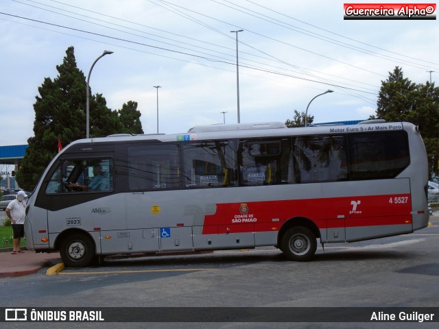 Allibus Transportes 4 5527 na cidade de São Paulo, São Paulo, Brasil, por Aline Guilger. Número da foto: #12118988.