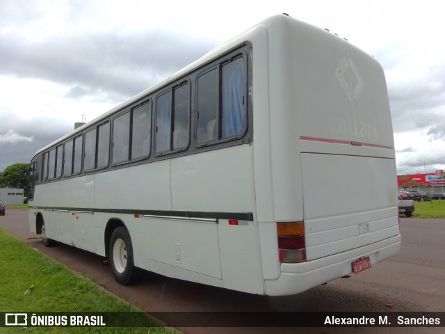 Ônibus Particulares 8763 na cidade de Cascavel, Paraná, Brasil, por Alexandre M.  Sanches. Número da foto: #12117537.