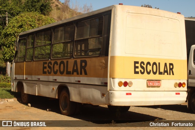 Escolares 2040 na cidade de Carangola, Minas Gerais, Brasil, por Christian  Fortunato. Número da foto: #12119436.
