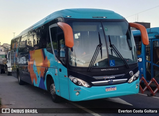 Planeta Transportes Rodoviários 2217 na cidade de Cariacica, Espírito Santo, Brasil, por Everton Costa Goltara. Número da foto: #12119465.