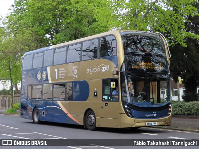 Stagecoach 10776 na cidade de Farnborough, Hampshire, Inglaterra, por Fábio Takahashi Tanniguchi. Número da foto: #12121058.