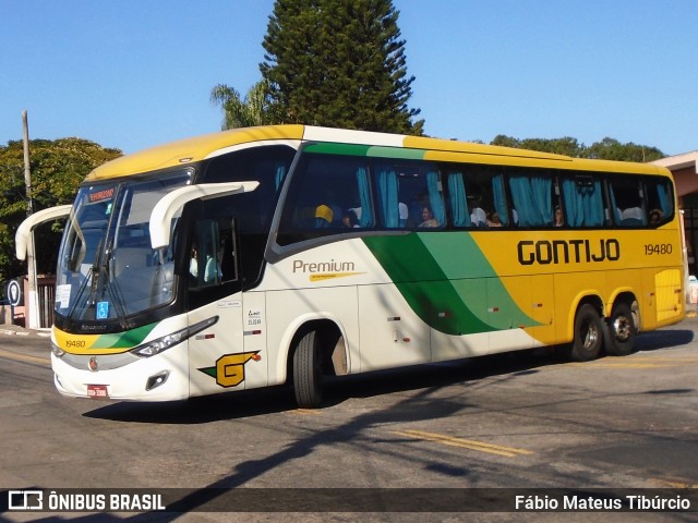 Empresa Gontijo de Transportes 19480 na cidade de Três Corações, Minas Gerais, Brasil, por Fábio Mateus Tibúrcio. Número da foto: #12119433.