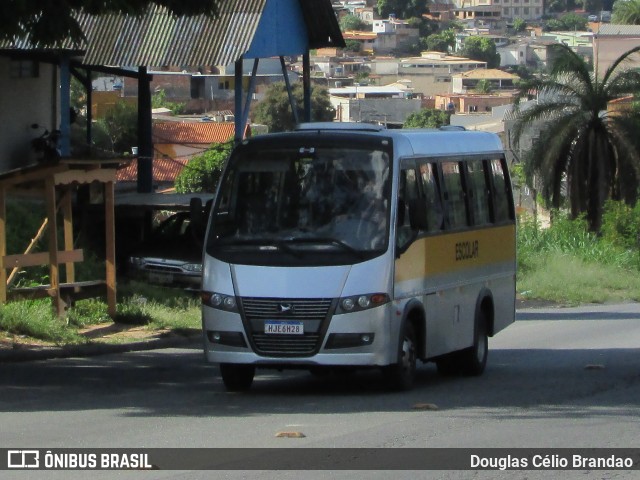 Escolares 6H28 na cidade de Belo Horizonte, Minas Gerais, Brasil, por Douglas Célio Brandao. Número da foto: #12122539.