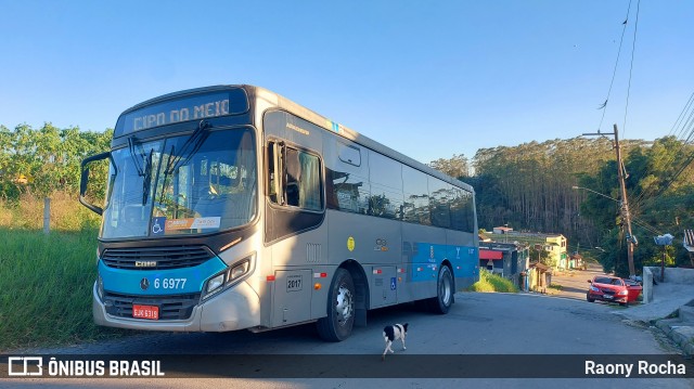 Transwolff Transportes e Turismo 6 6977 na cidade de Embu-Guaçu, São Paulo, Brasil, por Raony Rocha. Número da foto: #12124318.