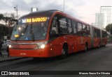 Expresso Azul 17E12 na cidade de Curitiba, Paraná, Brasil, por Marcos Souza De Oliveira. Número da foto: #:id.