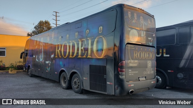 Grupo Rodeio  na cidade de Curitiba, Paraná, Brasil, por Vinícius Weber. Número da foto: #12128843.