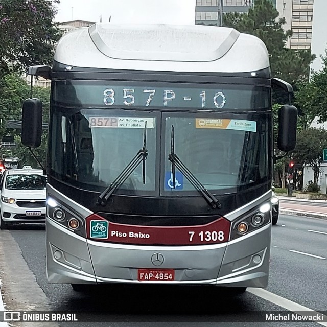 Viação Campo Belo 7 1308 na cidade de São Paulo, São Paulo, Brasil, por Michel Nowacki. Número da foto: #12127984.