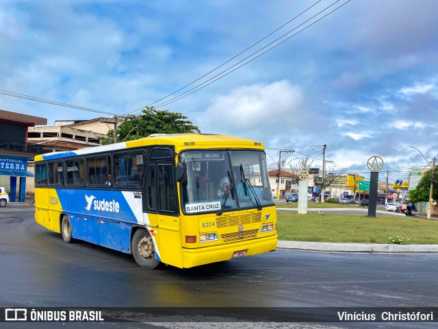 Viação Sudeste 8204 na cidade de Marataízes, Espírito Santo, Brasil, por Vinícius  Christófori. Número da foto: #12127986.