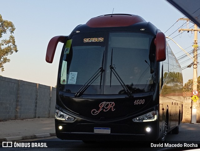 JR Locadora 1500 na cidade de Cotia, São Paulo, Brasil, por David Macedo Rocha. Número da foto: #12130089.