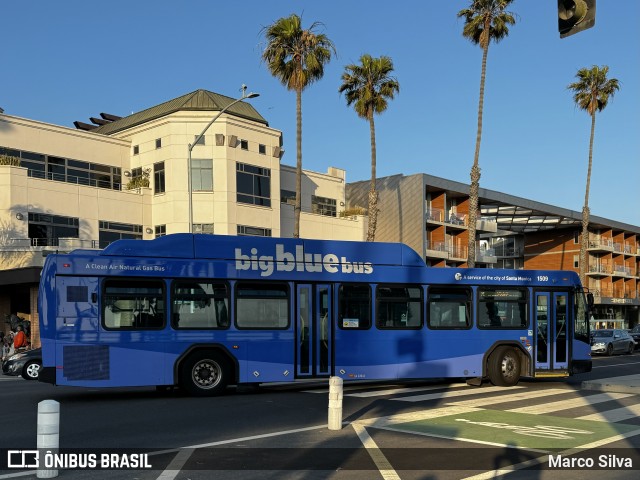 Big Blue Bus 1509 na cidade de Santa Monica, California, Estados Unidos, por Marco Silva. Número da foto: #12129666.