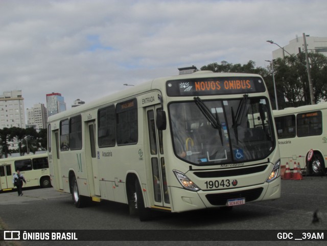 Araucária Transportes Coletivos 19043 na cidade de Curitiba, Paraná, Brasil, por GDC __39AM. Número da foto: #12130035.