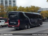 Buses Black Line 883 na cidade de Quinta Normal, Santiago, Metropolitana de Santiago, Chile, por Benjamín Tomás Lazo Acuña. Número da foto: #:id.