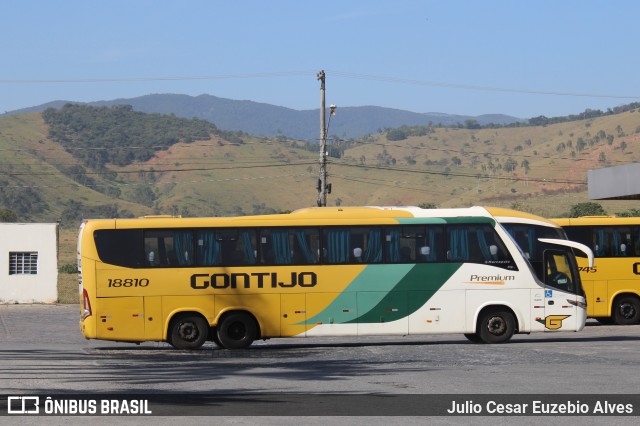 Empresa Gontijo de Transportes 18810 na cidade de Roseira, São Paulo, Brasil, por Julio Cesar Euzebio Alves. Número da foto: #12132317.