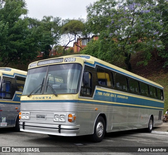Ônibus Particulares 7096 na cidade de São Paulo, São Paulo, Brasil, por André Leandro. Número da foto: #12132180.