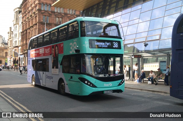 First Glasgow 38436 na cidade de Glasgow, Strathclyde, Escócia, por Donald Hudson. Número da foto: #12132588.