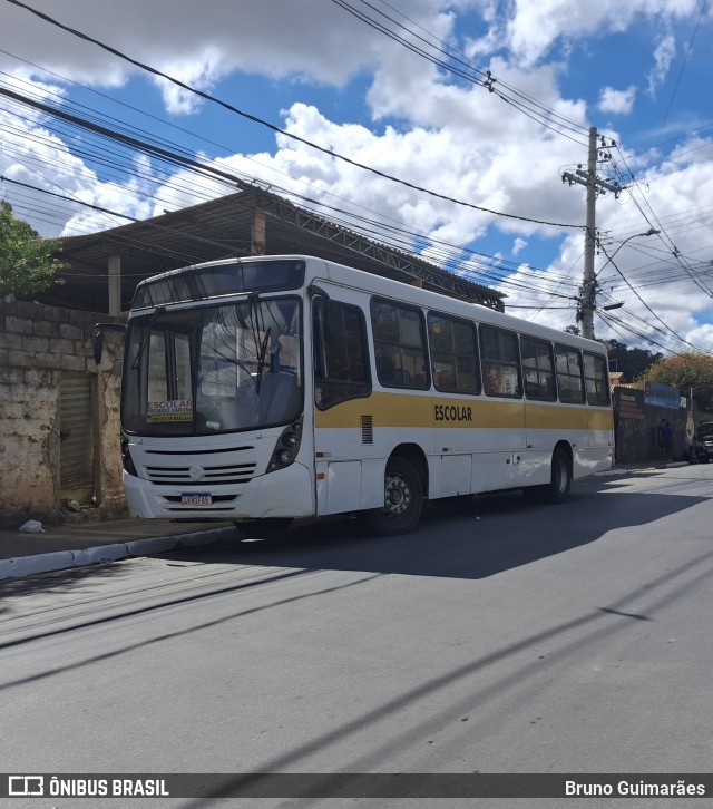 Escolares 1585 na cidade de Vespasiano, Minas Gerais, Brasil, por Bruno Guimarães. Número da foto: #12132065.