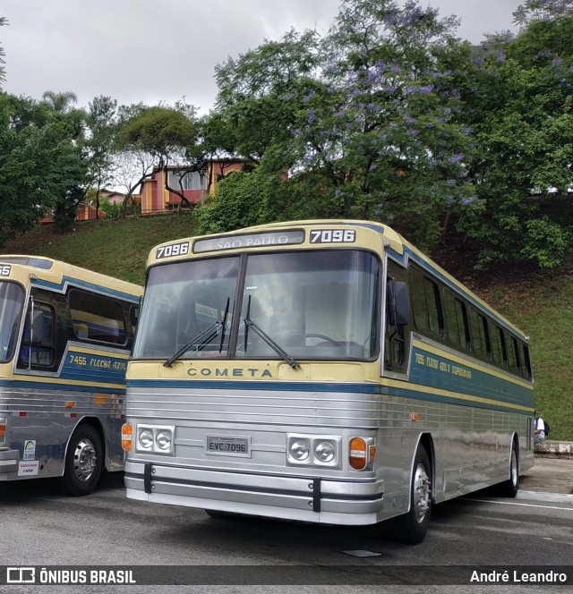 Ônibus Particulares 7096 na cidade de São Paulo, São Paulo, Brasil, por André Leandro. Número da foto: #12132181.
