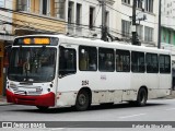 Petro Ita Transportes Coletivos de Passageiros 2054 na cidade de Petrópolis, Rio de Janeiro, Brasil, por Rafael da Silva Xarão. Número da foto: #:id.