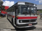 Ônibus Particulares 43 na cidade de Caruaru, Pernambuco, Brasil, por Alexandre Dumas. Número da foto: #:id.