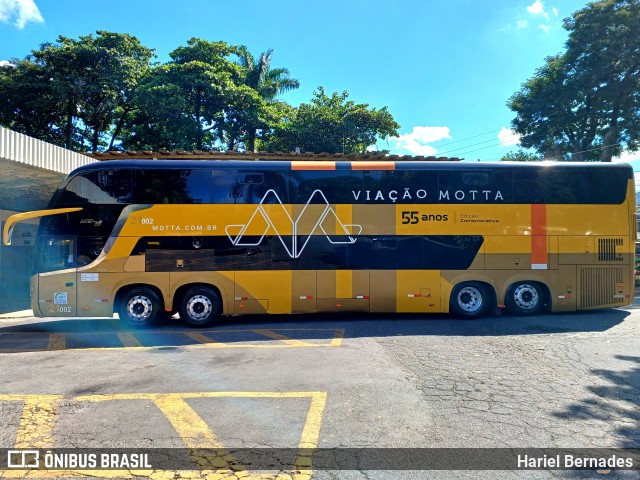 Viação Motta 21002 na cidade de Itaúna, Minas Gerais, Brasil, por Hariel Bernades. Número da foto: #12070208.