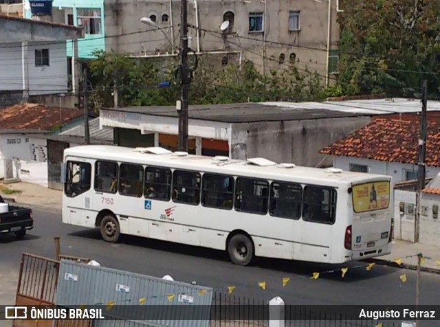 Coletivos São Cristóvão 7150 na cidade de Salvador, Bahia, Brasil, por Augusto Ferraz. Número da foto: #12068398.