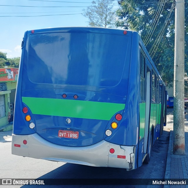 Ônibus Particulares DVT1896 na cidade de Itapevi, São Paulo, Brasil, por Michel Nowacki. Número da foto: #12069228.