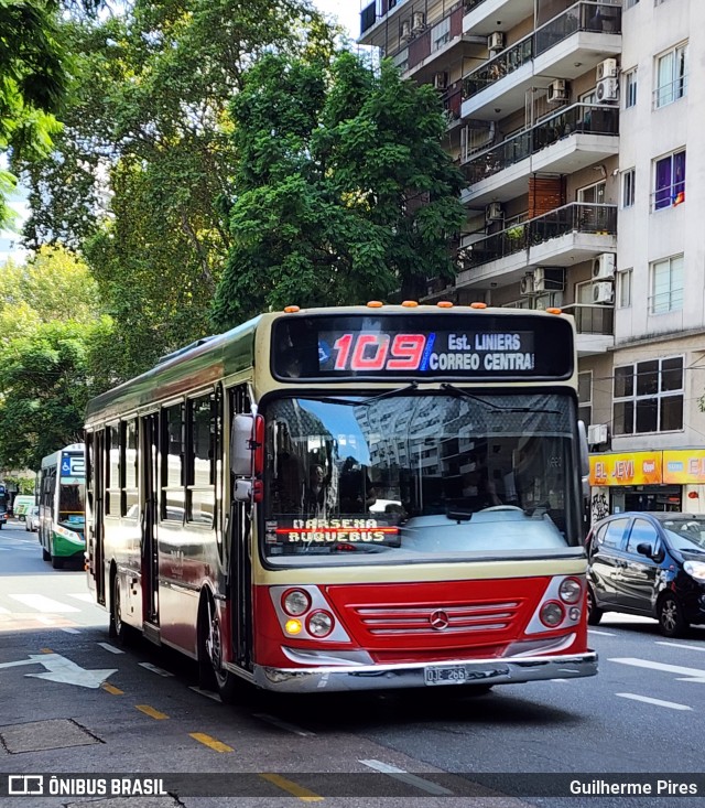 Transportes 9 de Julio 31 na cidade de Buenos Aires, Argentina, por Guilherme Pires. Número da foto: #12069936.