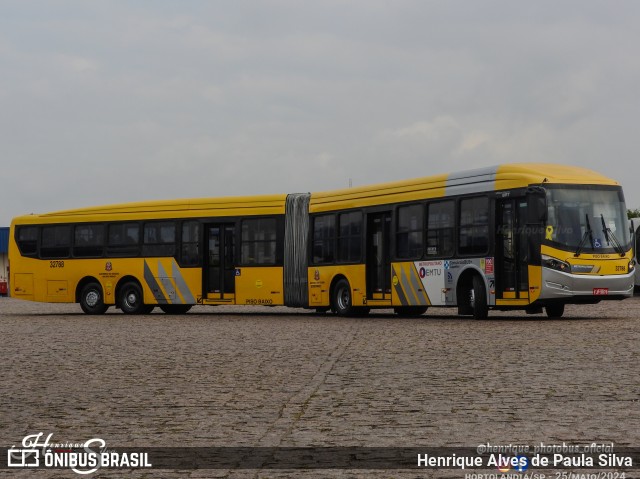 Transportes Capellini 32788 na cidade de Hortolândia, São Paulo, Brasil, por Henrique Alves de Paula Silva. Número da foto: #12135472.