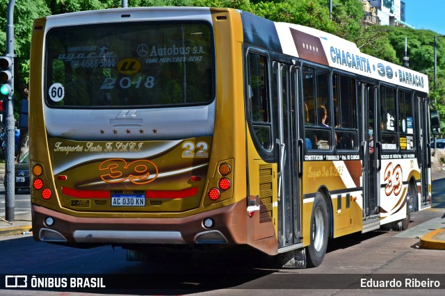 Transportes Santa Fe 22 na cidade de Buenos Aires, Argentina, por Eduardo Ribeiro. Número da foto: #12137336.