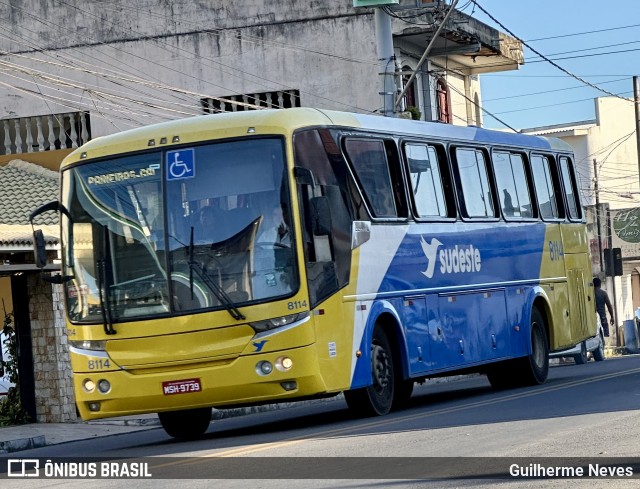 Viação Sudeste 8114 na cidade de Marataízes, Espírito Santo, Brasil, por Guilherme Neves. Número da foto: #12072967.