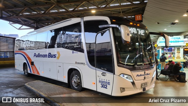 Pullman Bus 302 na cidade de Santiago, Santiago, Metropolitana de Santiago, Chile, por Ariel Cruz Pizarro. Número da foto: #12074841.