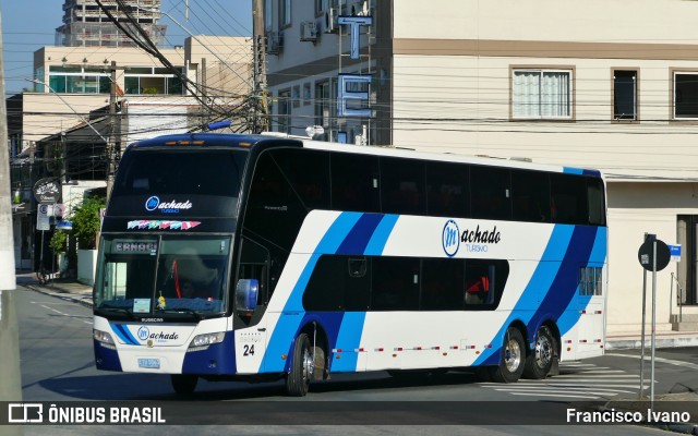 Machado Turismo 24 na cidade de Balneário Camboriú, Santa Catarina, Brasil, por Francisco Ivano. Número da foto: #12075687.