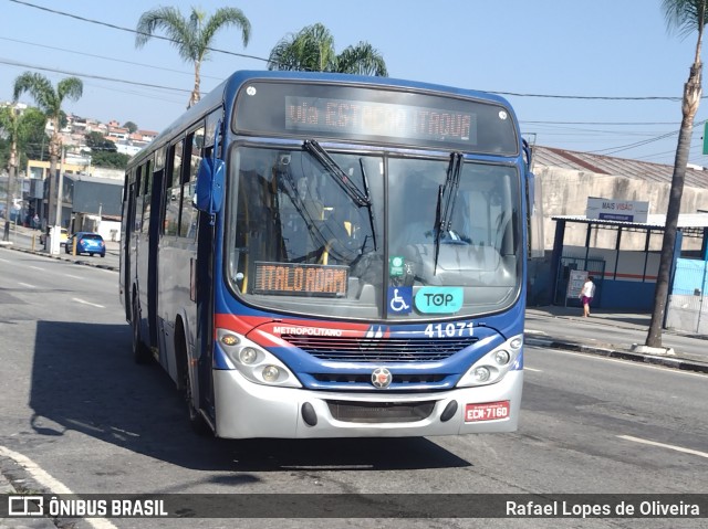 Radial Transporte Coletivo 41.071 na cidade de Itaquaquecetuba, São Paulo, Brasil, por Rafael Lopes de Oliveira. Número da foto: #12075853.