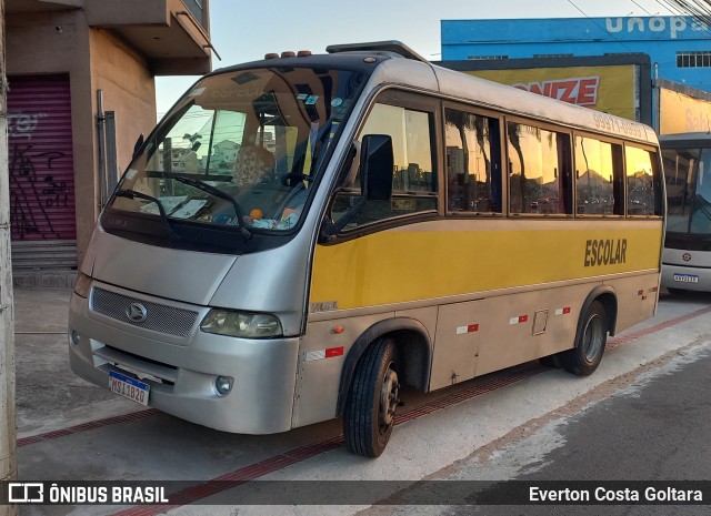 Escolares MSI1B20 na cidade de Cariacica, Espírito Santo, Brasil, por Everton Costa Goltara. Número da foto: #12076105.