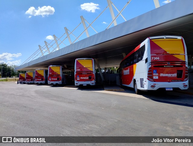 Expresso Itamarati 7306 na cidade de Fernandópolis, São Paulo, Brasil, por João Vitor Pereira. Número da foto: #12077862.
