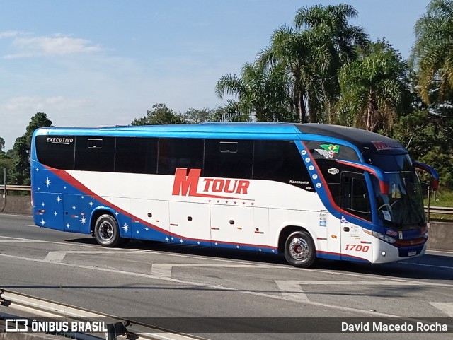 Muralha Tour Transportes e Turismo 1700 na cidade de Cotia, São Paulo, Brasil, por David Macedo Rocha. Número da foto: #12076059.