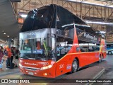 Pullman Bus 320 na cidade de Estación Central, Santiago, Metropolitana de Santiago, Chile, por Benjamín Tomás Lazo Acuña. Número da foto: #12078444.