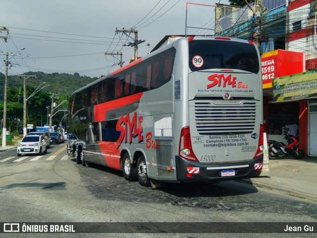 Style Bus 15000 na cidade de Guarujá, São Paulo, Brasil, por Jean Gu. Número da foto: #12081453.
